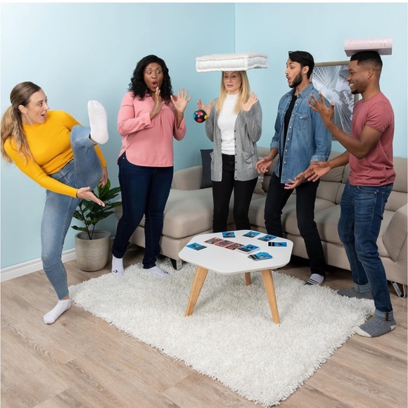 Friends -The One With The Ball Party Game - NIB - Picture 5 of 6